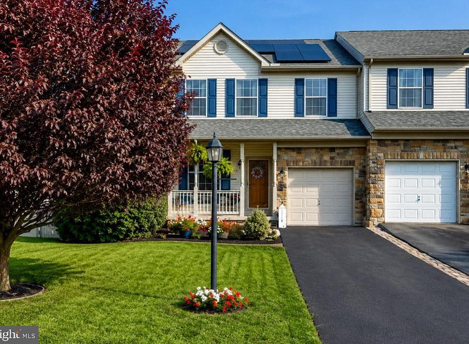 1st image of 243 Maple Dr