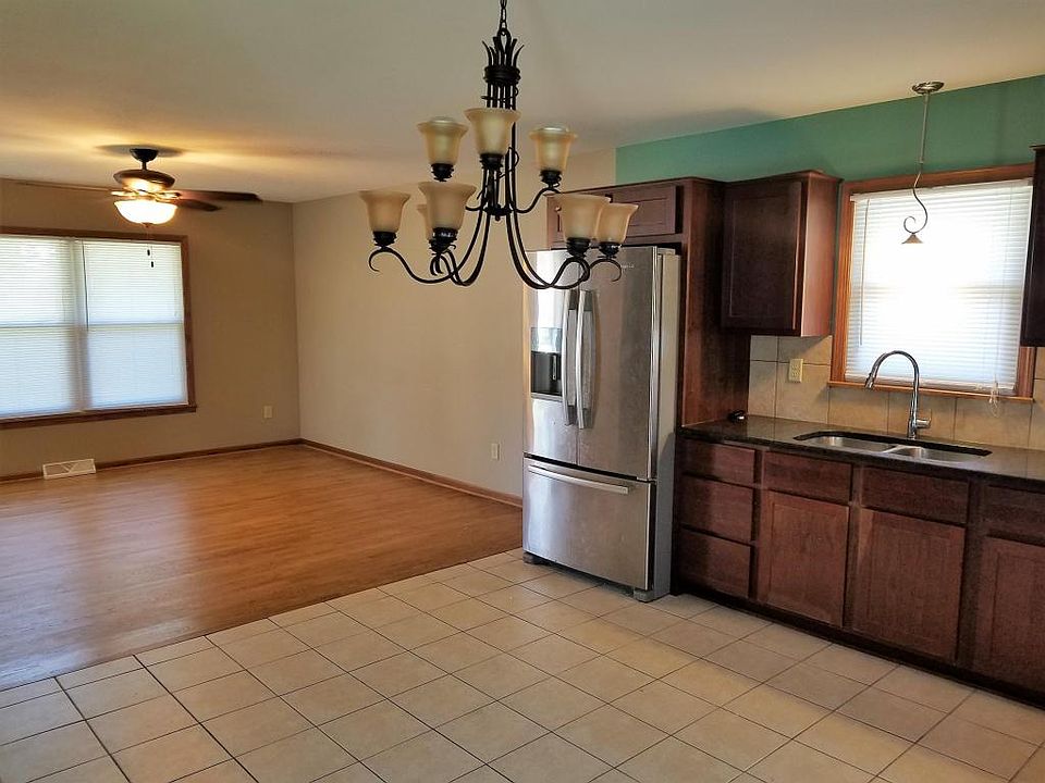 1st image of 6837 W Acacia St