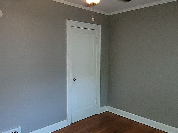 3rd image of 1128 W 41st Ter APT 2