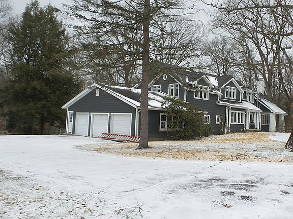 2nd image of 24 Poland Manor Dr