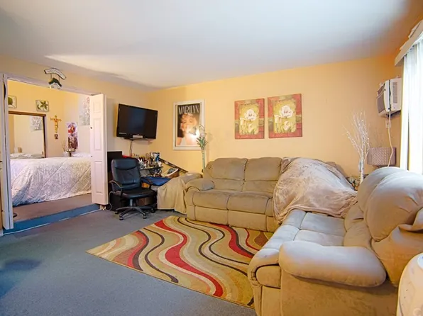17900 Sherman Way APT 516, Los Angeles, CA 91335