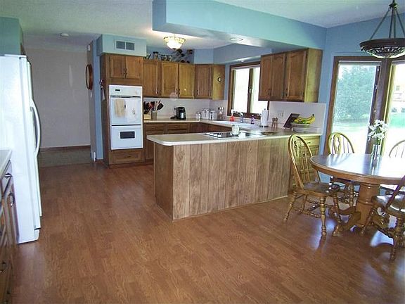 5th image of 4900 Evergreen Ln