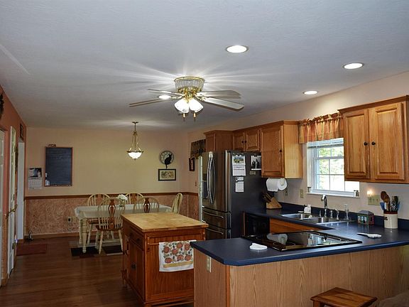 3rd image of 3120 Vincent Dr