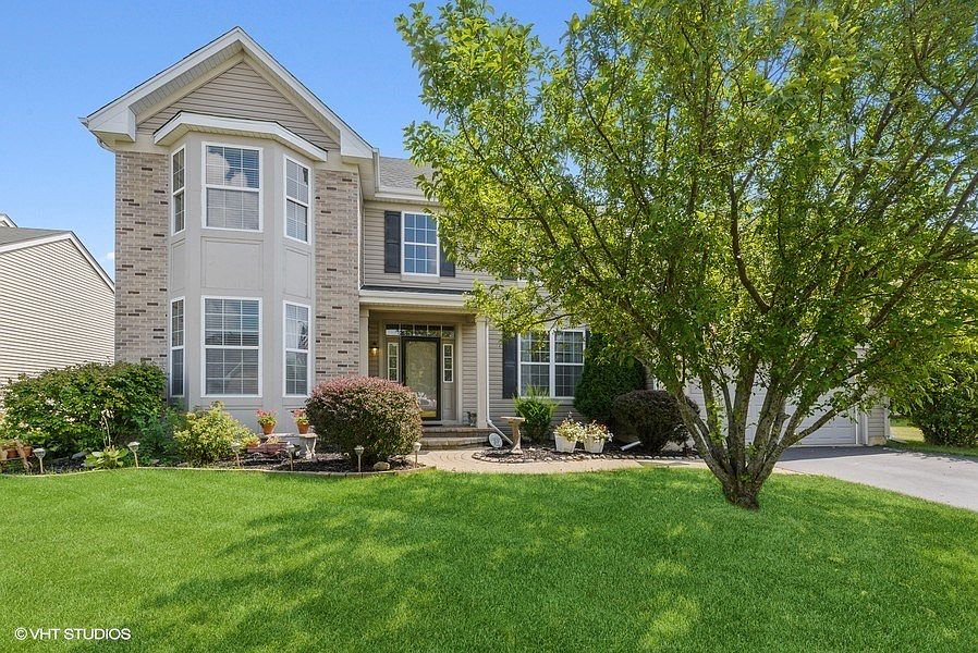 WELCOME TO 1814 THUROW STREET IN SYCAMORE!