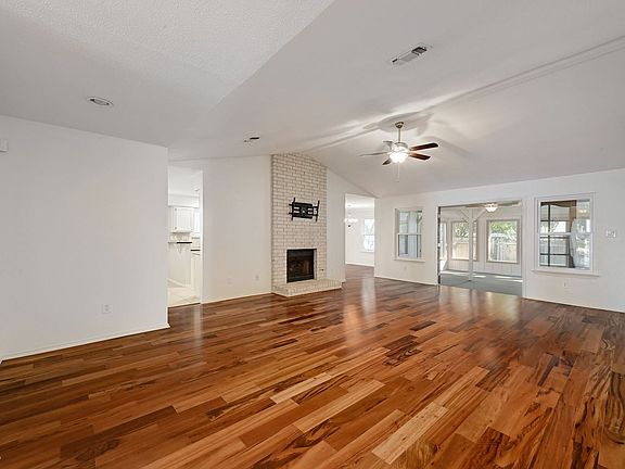 5th image of 12213 Antoinette Pl