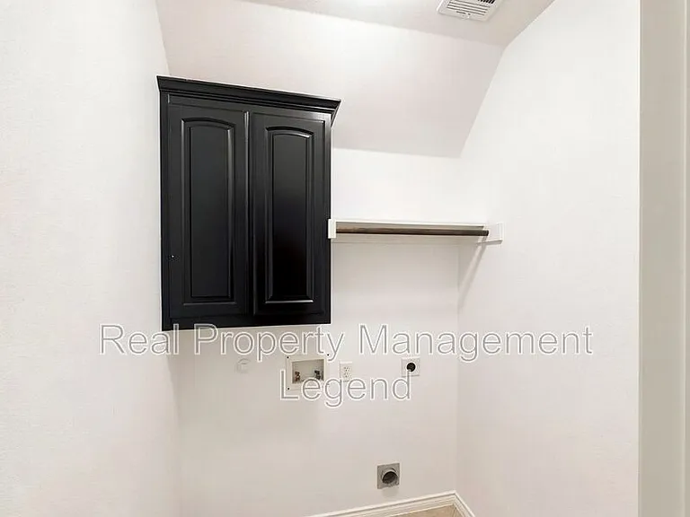 5729 Knox Dr — Photo 11