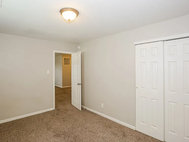 8817 Oak Dr NE — Photo 12