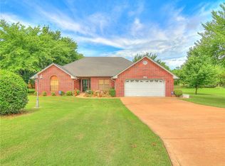1020 N 3rd Ave, Stroud, OK 74079