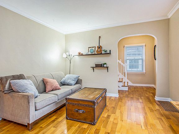 5th image of 734 Billantau St SE