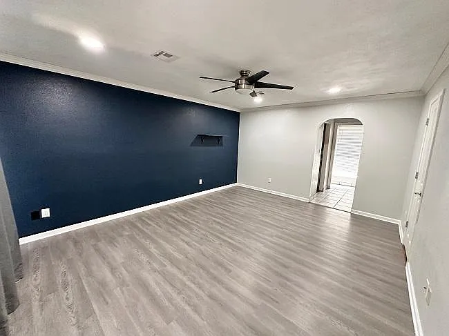 1259 S 40th Dr — Photo 7