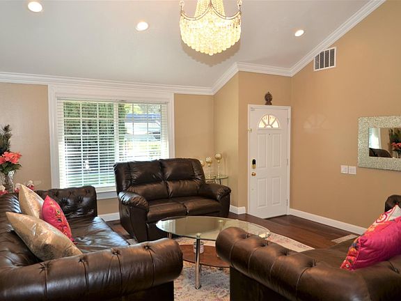 5th image of 425 Allegan Cir
