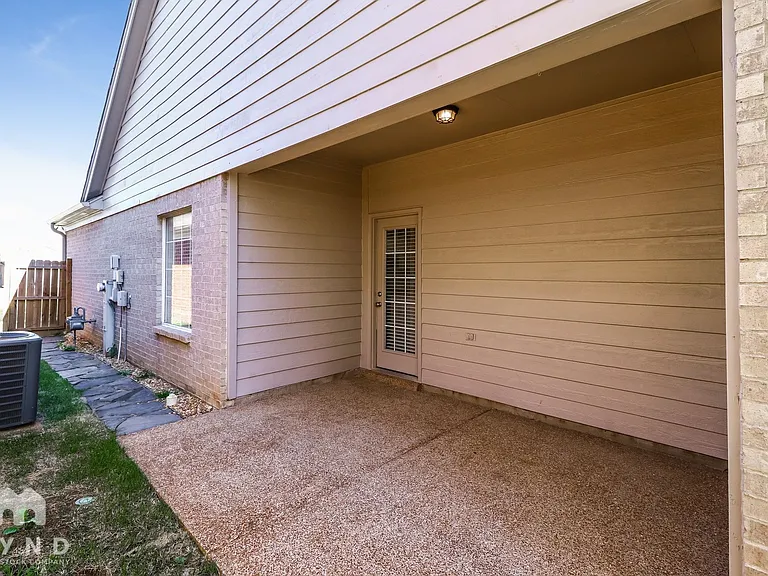 10182 Sterling Ridge Dr — Photo 14