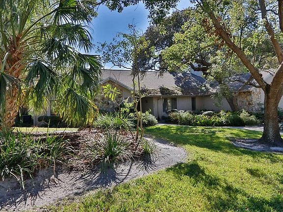 2nd image of 1446 Willow Brook Dr