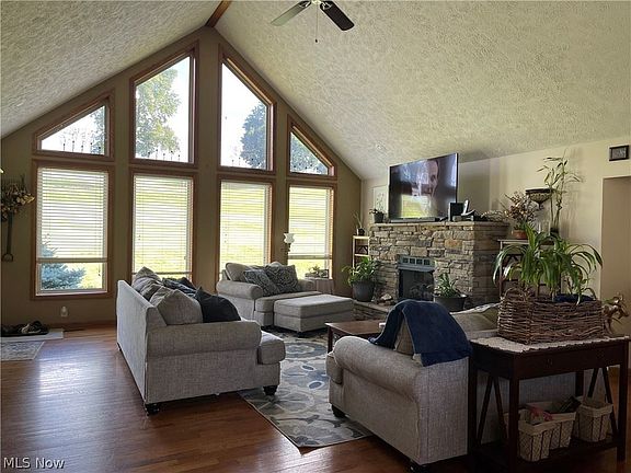 3rd image of 865 Wynncrest Dr