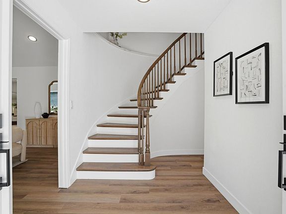 5th image of 93 Ridgeview Ave