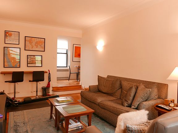 3rd image of 129 W 89th St APT 52