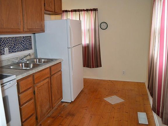 3rd image of 2333 S Saint Paul St