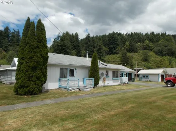 331 Fir St, Powers, OR 97466