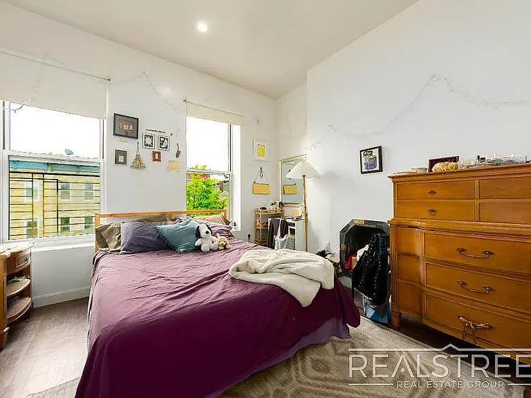 911 Jefferson Ave #2F — Photo 4