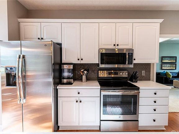 4th image of 9537 Gem Stone Dr
