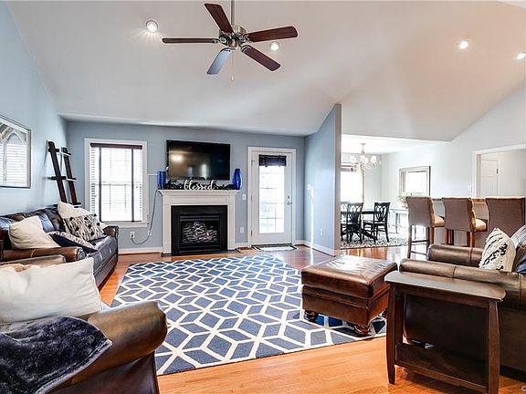 3rd image of 305 Carter Forest Dr