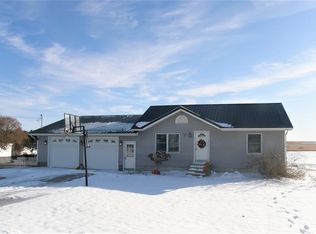 107 Chase St SW, Blairstown, IA 52209