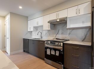 171 Jensen Ave W #209, Parksville, BC