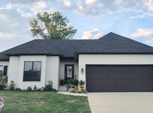 5410 Chateau Dr, Conway, AR 72034