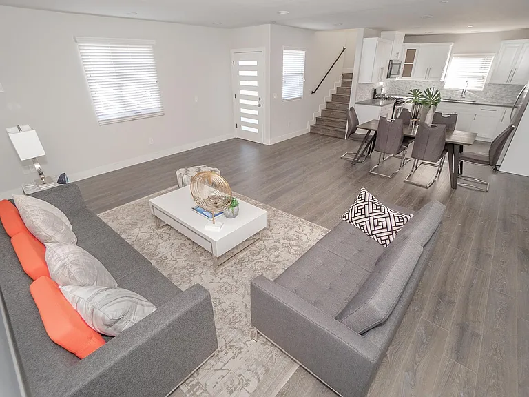 3913 Brighton Ave — Photo 9