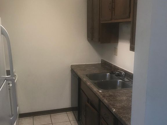5th image of 2112 Hewitt Ave #F