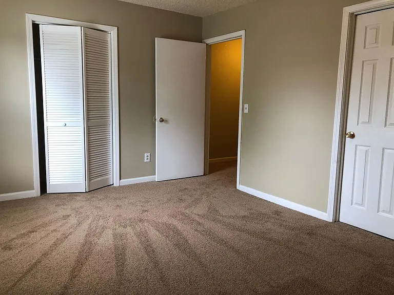 1241 N Graycroft Ave — Photo 17