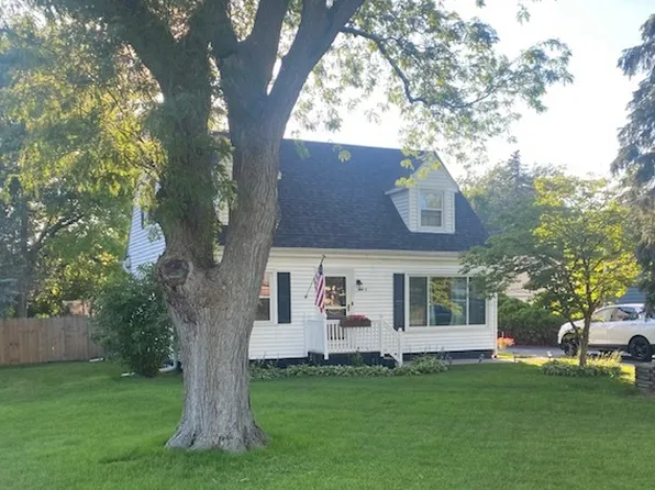 0N720 Barry Ave, Wheaton, IL 60187