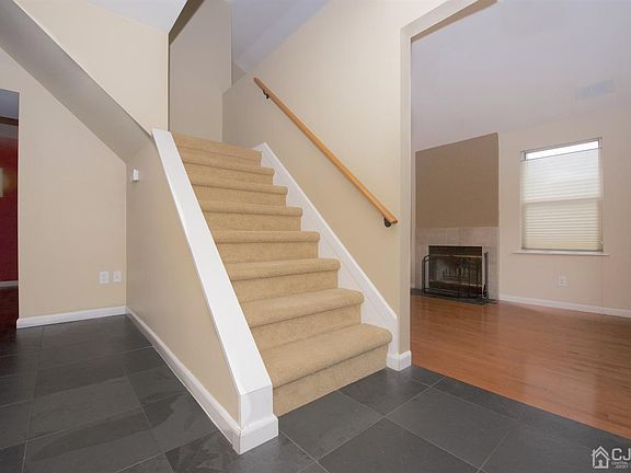 3rd image of 48 Cherrywood Dr