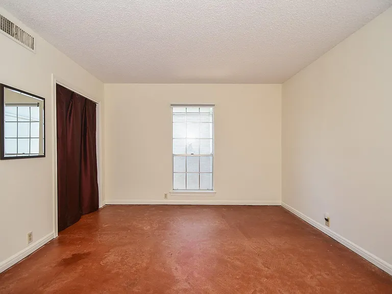 2601 Bellefontaine St — Photo 21