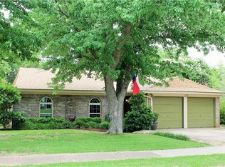 1120 Cindy St, Crowley, TX 76036