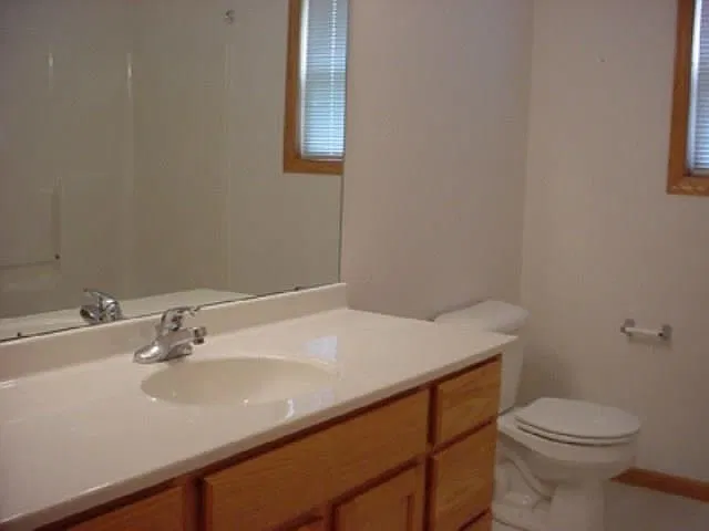 2 bed, 1.0 bath, 1000 sqft, $1,300 — Photo 4