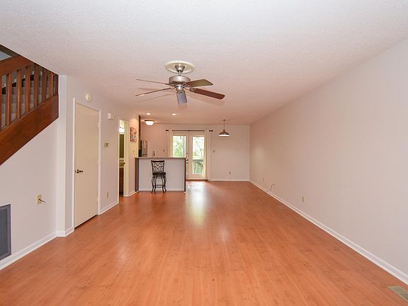 4th image of 185 Eagle Peak Cir #17
