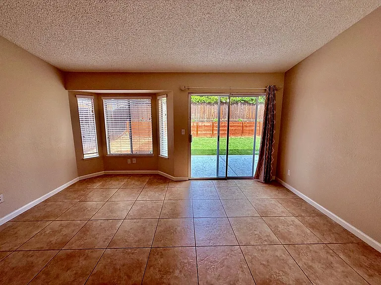 8208 Charlotte Ave — Photo 4