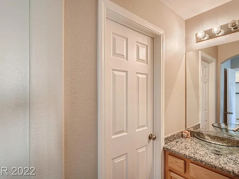 10344 Missouri Meadows St — Photo 32
