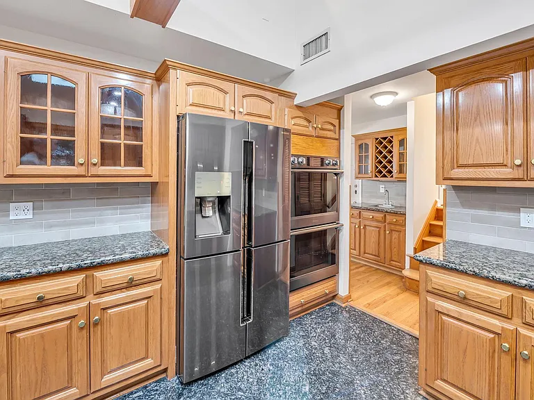384 Owen Ave — Photo 10