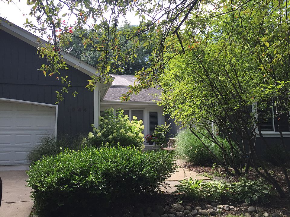 1st image of 1944 Gladstone Dr