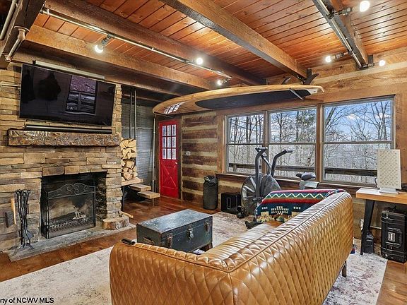 4th image of 54 Cabin Mountain Rd
