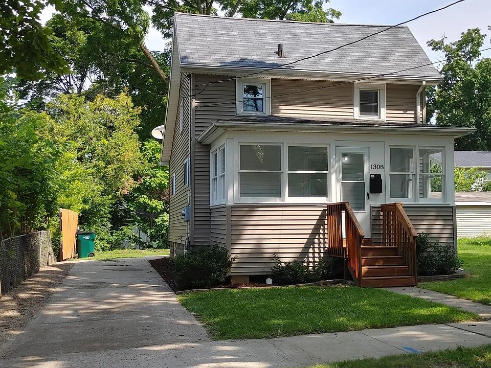 1st image of 1308 W Ionia St