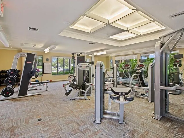 9358 Heathridge Dr — Photo 38