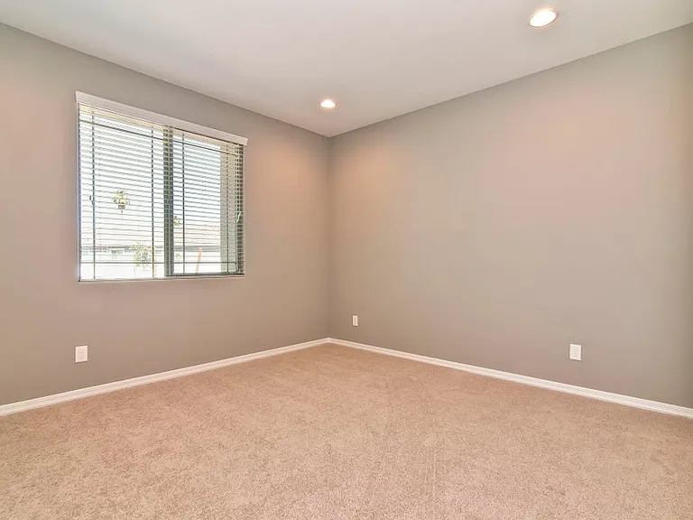 6303 S 24th Pl — Photo 23