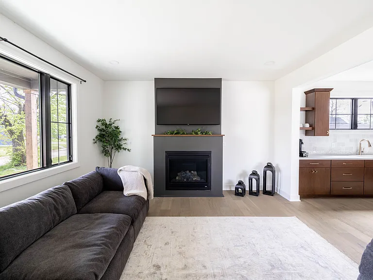 2020 Columbia Ave — Photo 16