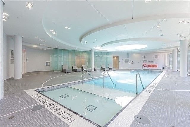 2nd image of 14 York St #2807