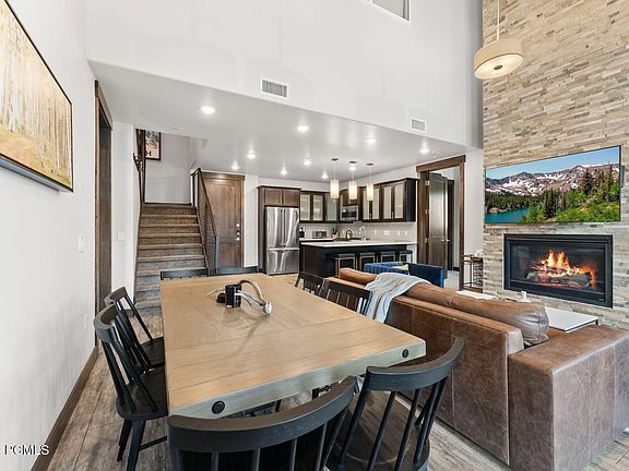 4th image of 3703 Blackstone Dr #309