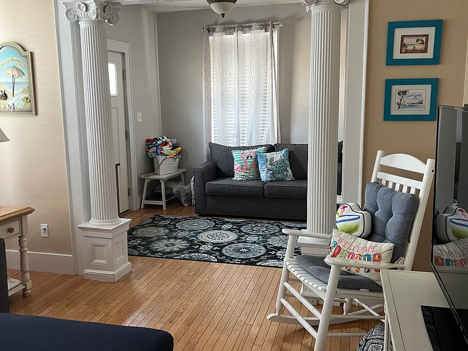 1st Floor Sitting Area