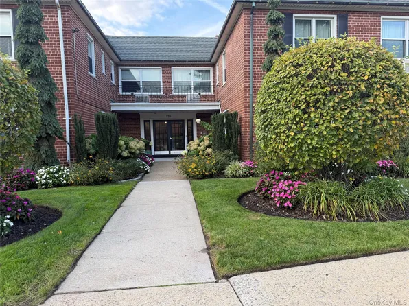 120 S Park Avenue #2-B, Rockville Centre, NY 11570
